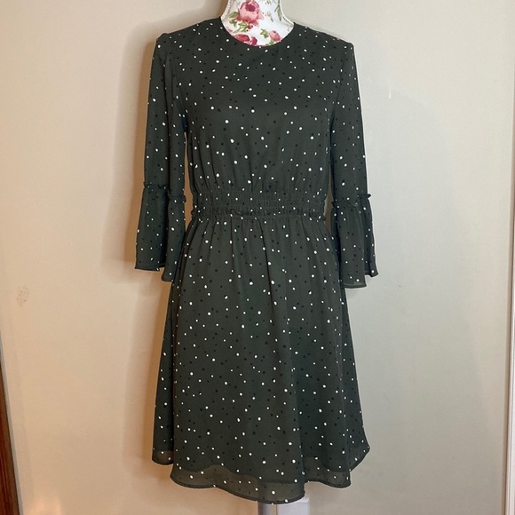 H&M | green and black & white polka dot bell sleeved dress - Picture 1 of 8